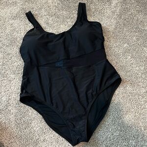 NWT Plus Size 2X black Cupshe Swimsuit mesh‎ waistline adjustable straps beach